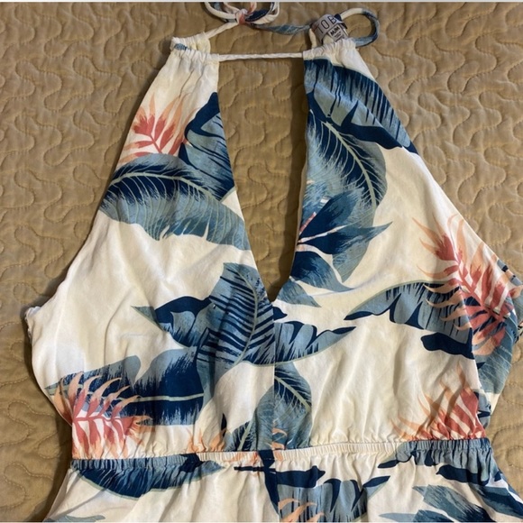 Tobi Floral Halter Romper - Picture 4 of 4